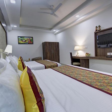 Hotel Prithvi-Raj Near Delhi Airport Нью-Делі Екстер'єр фото