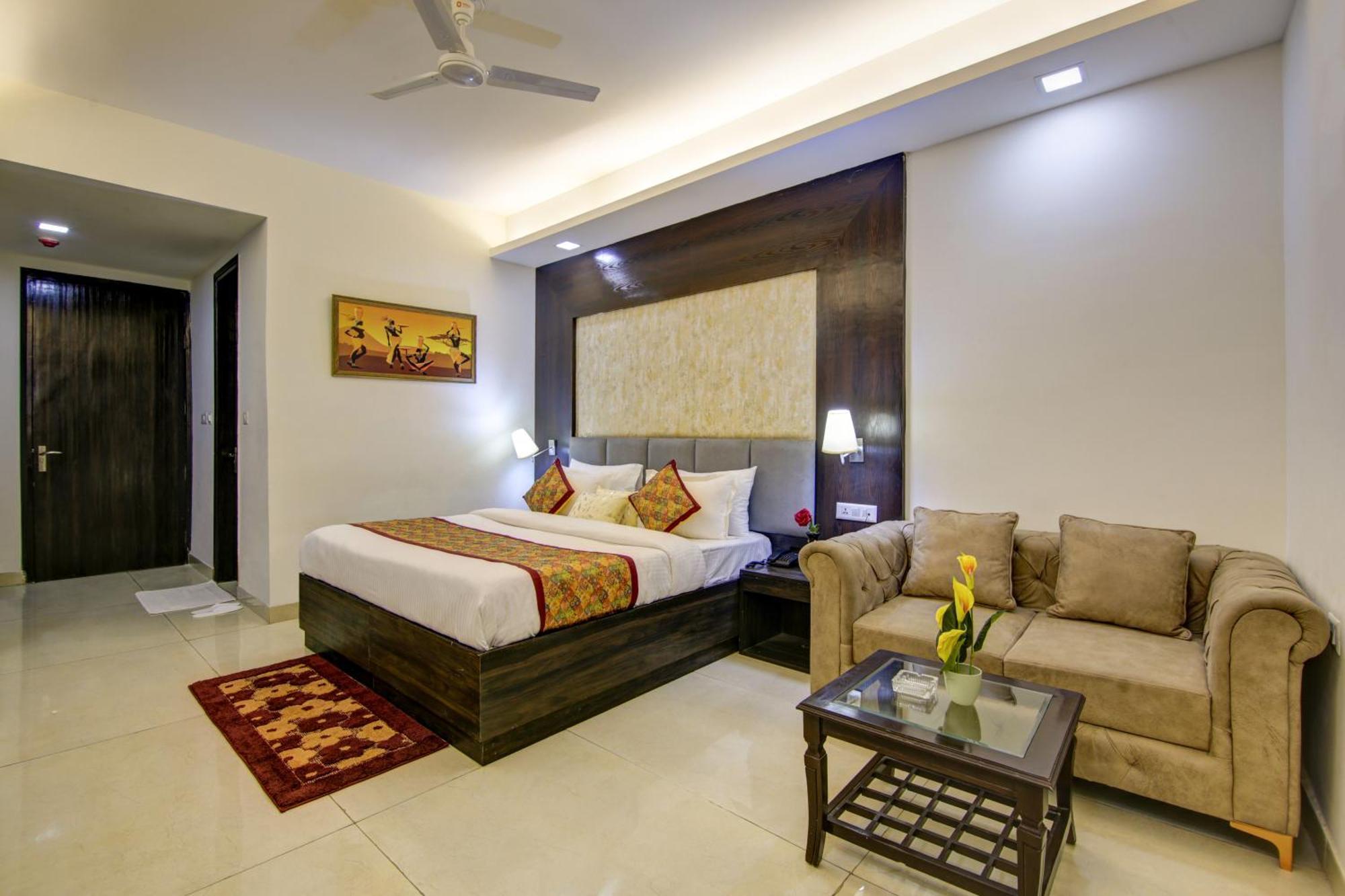 Hotel Prithvi-Raj Near Delhi Airport Нью-Делі Екстер'єр фото