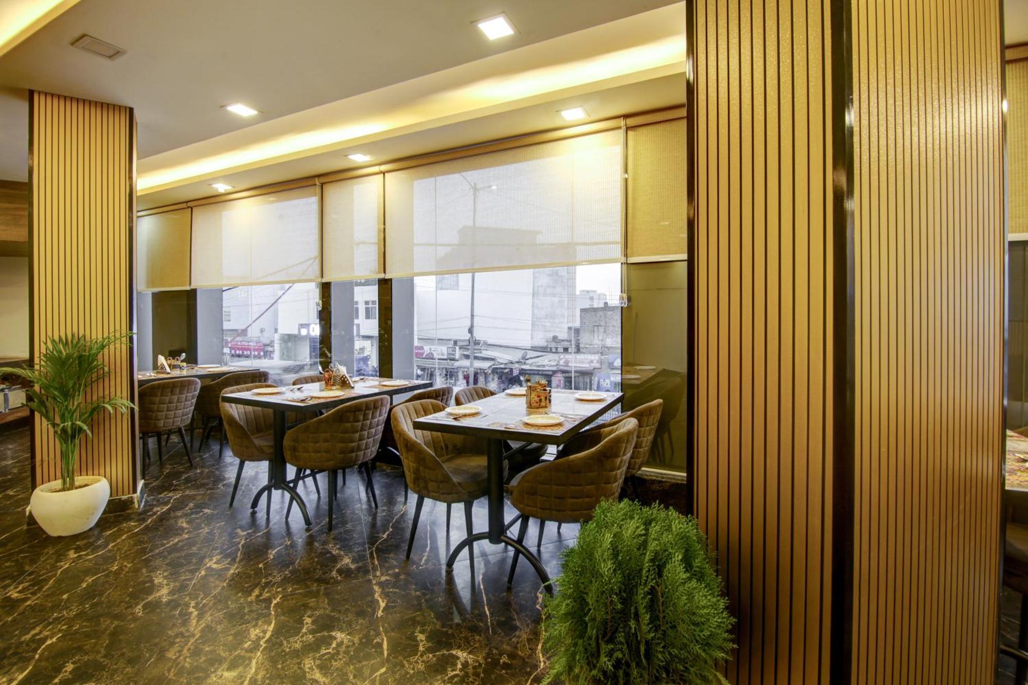 Hotel Prithvi-Raj Near Delhi Airport Нью-Делі Екстер'єр фото