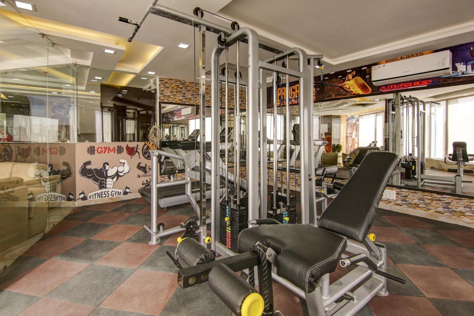 Hotel Prithvi-Raj Near Delhi Airport Нью-Делі Екстер'єр фото