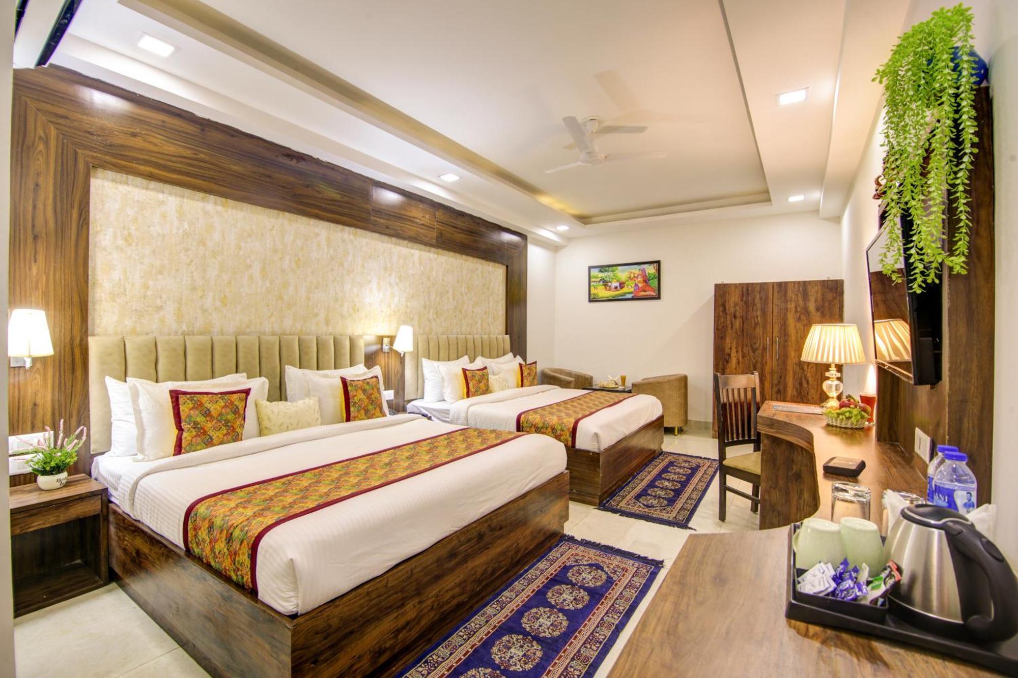 Hotel Prithvi-Raj Near Delhi Airport Нью-Делі Екстер'єр фото